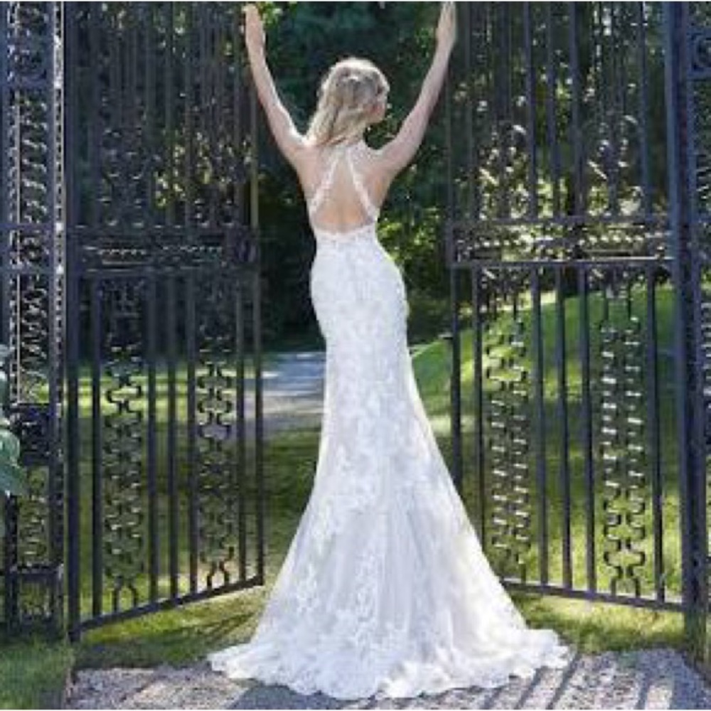 Elegant Lace Halter Gown Wedding Dress - Picture 3 of 8